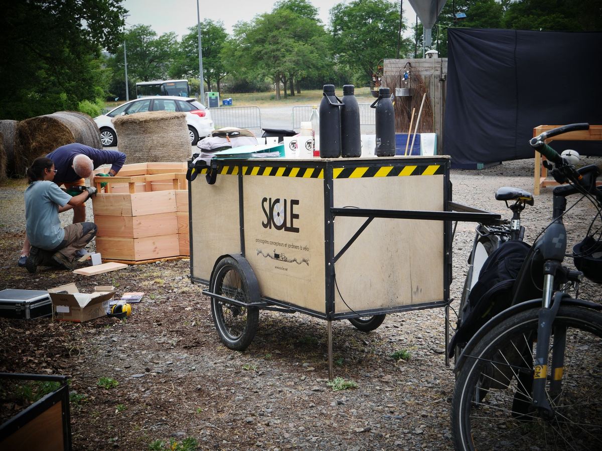 Vélo cargo SICLE et remorque lors d'une animation en plein air